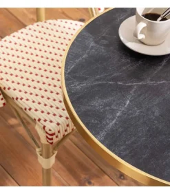 Sale 60 cm verstelbare zwartmarmeren terrastafel en 2 rode stoelen Tuinmeubelen