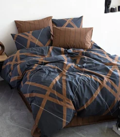 Outlet 2 persoons beddengoed 240x220 cm+2 kussenslopen 65x65 cm in katoen Dekbedovertrekken