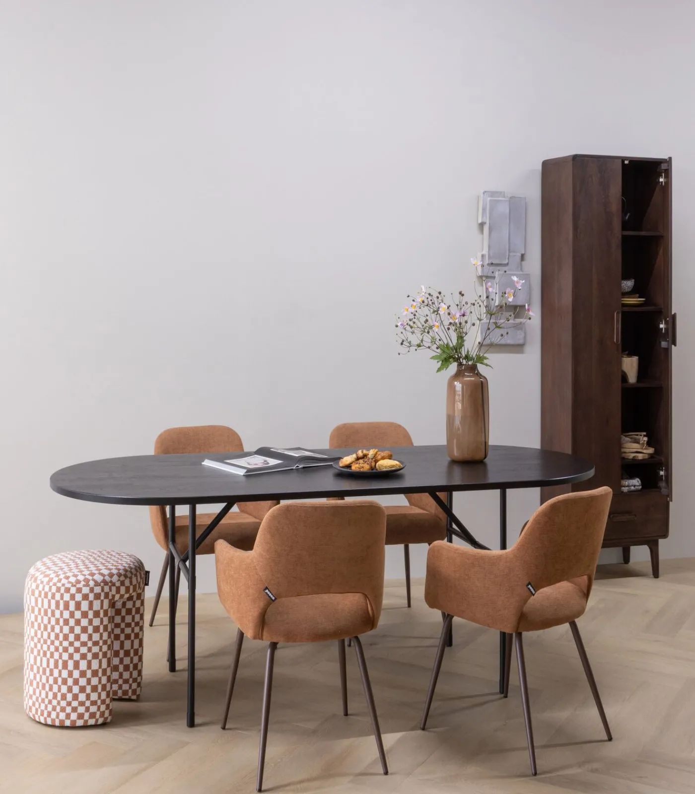 Arthur Eettafel Ovaal Met H-Poot - Eikenhout - Zwart - 75x220x90 Tafels