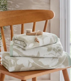 Outlet Badlaken Oriental Garden Dove Grey Handdoeken