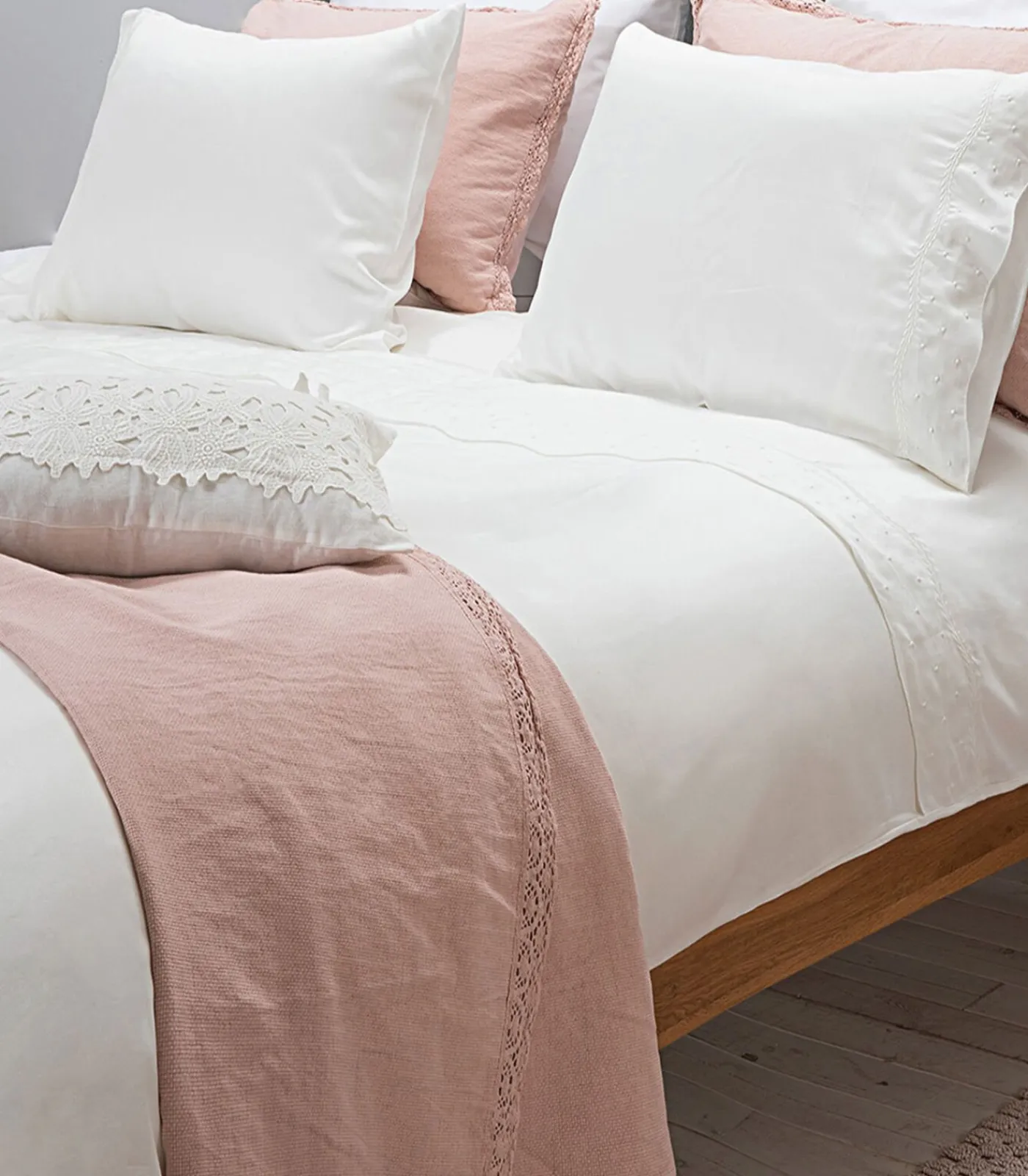 Outlet Bedsprei set 2 persoons Oriel Extra 280x260 cm Lichtroze (1 Bedsprei, 2 Kussenslopen) Bedspreien