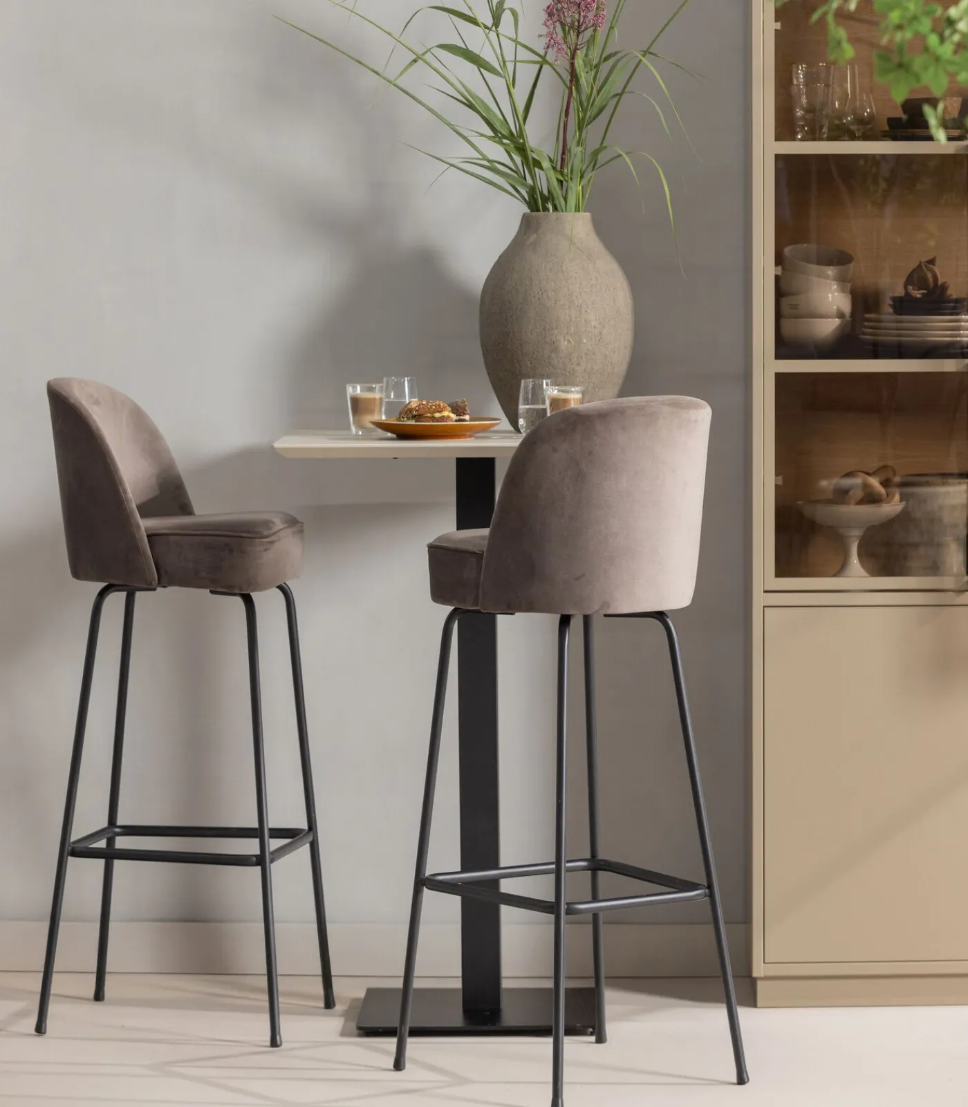 Outlet Bistro Vierkante Bartafel Poot Metaal Zwart 105X50x50 Cm Tafels