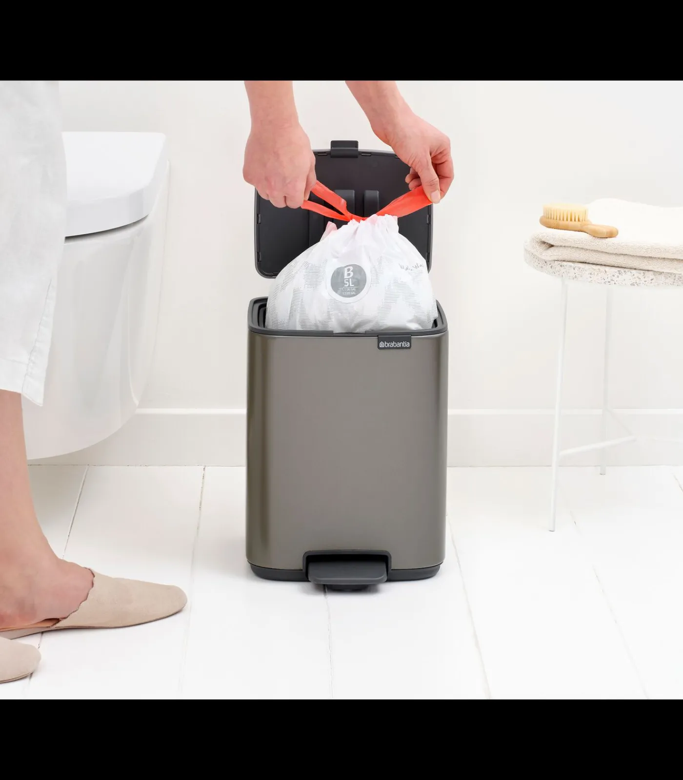 New Bo Pedaalemmer, 7 liter, stil sluitend, kunststof binnenemmer - Platinum Manden En Bakken