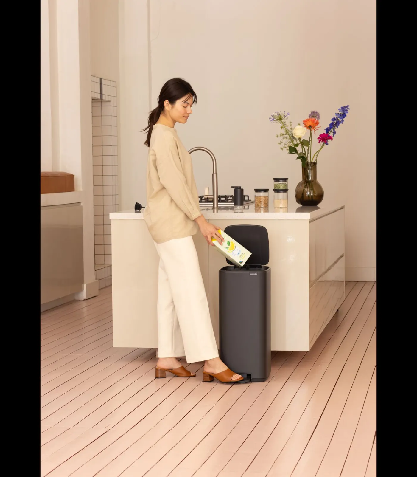 Sale Bo Pedaalemmer, 30 liter, stil sluitend, kunststof binnenemmer - Mineral Infinite Grey Manden En Bakken