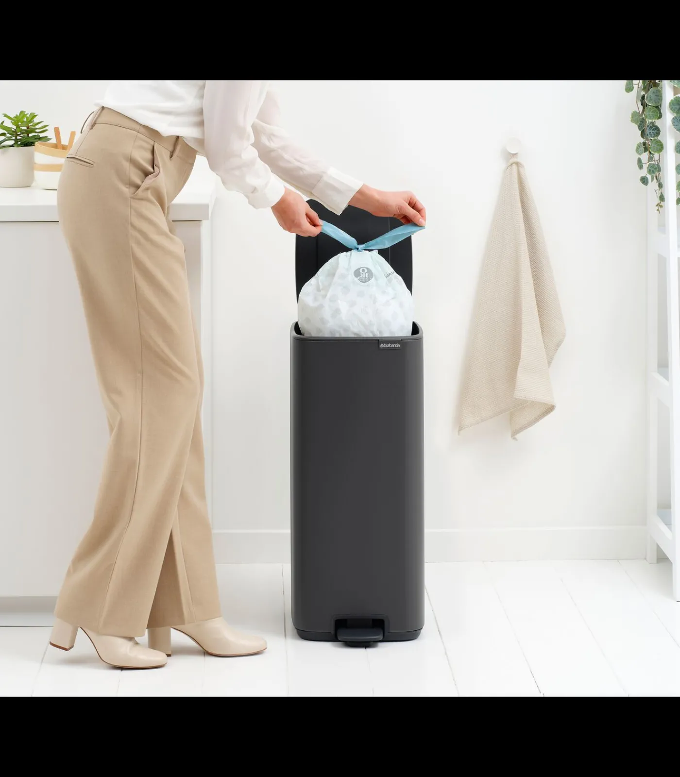 Sale Bo Pedaalemmer, 30 liter, stil sluitend, kunststof binnenemmer - Mineral Infinite Grey Manden En Bakken