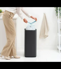 Hot Bo Touch Bin, 30 liter - Mineral Infinite Grey Manden En Bakken