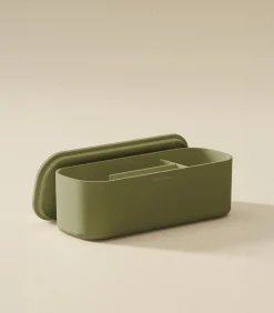 ALIFE Plankpakket. Bevat een handdoekring en een opbergdoos met een minimalistisch en functioneel ontwerp. Set opbergaccessoires voor de Alife Guide. Lichtgroen. Organiseren