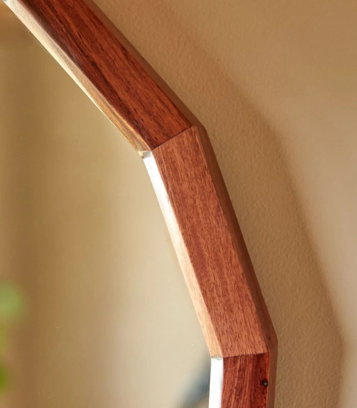 Decoratieve spiegel in massief palissanderhout 80x70 cm Jade Spiegels