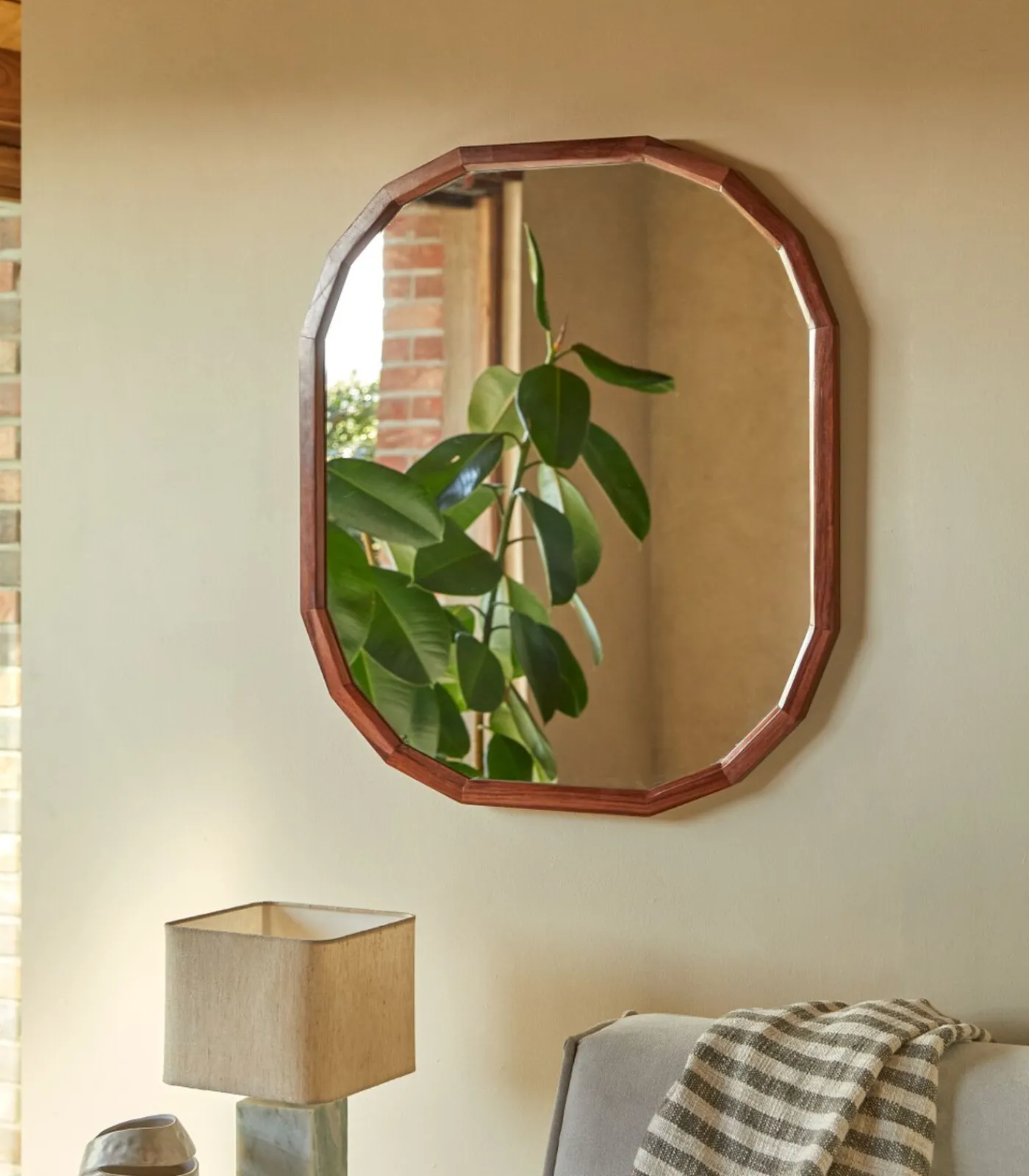 Decoratieve spiegel in massief palissanderhout 80x70 cm Jade Spiegels