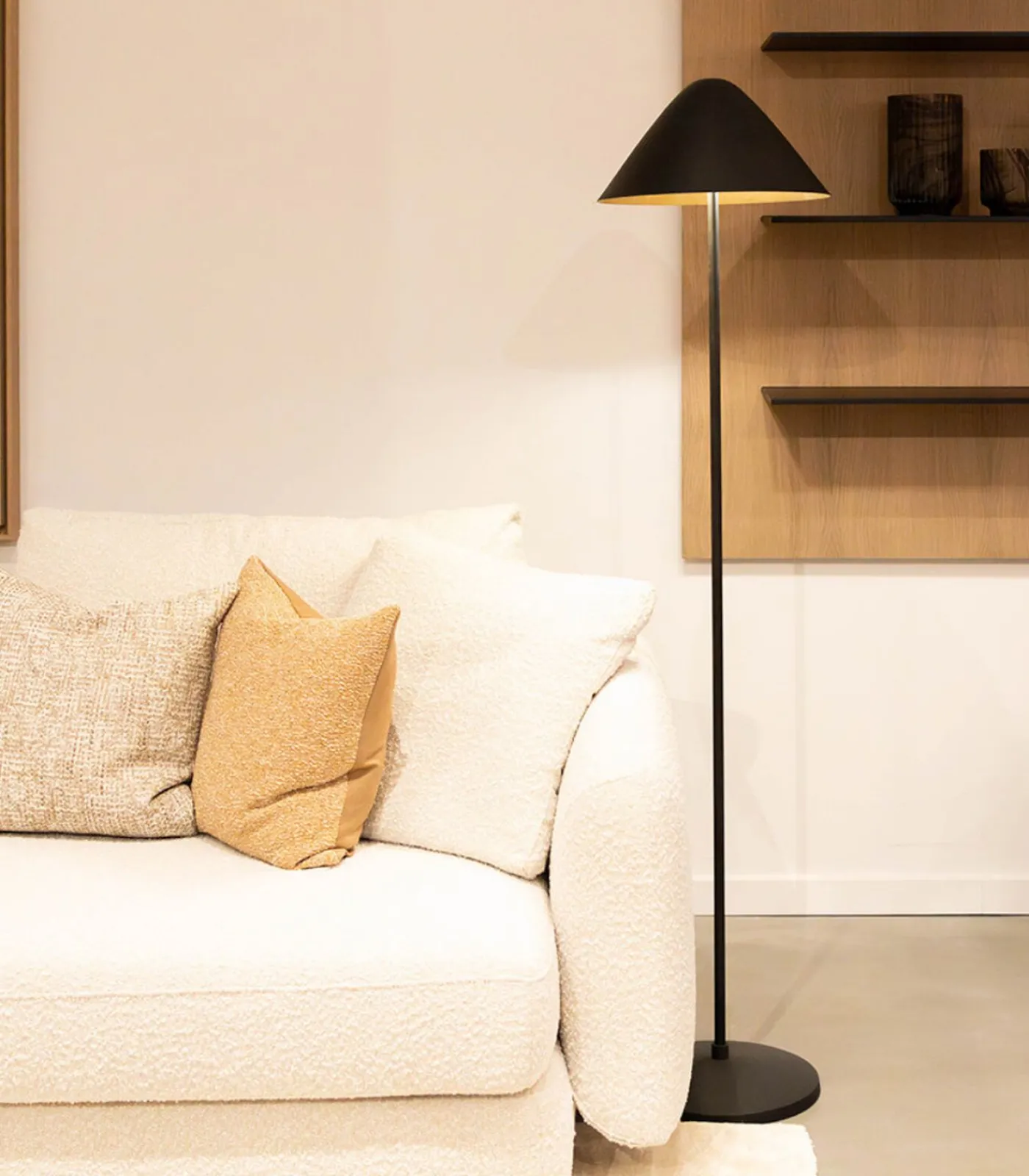 New Elan - Staande Lamp - Zwart & Goud Vloerlampen