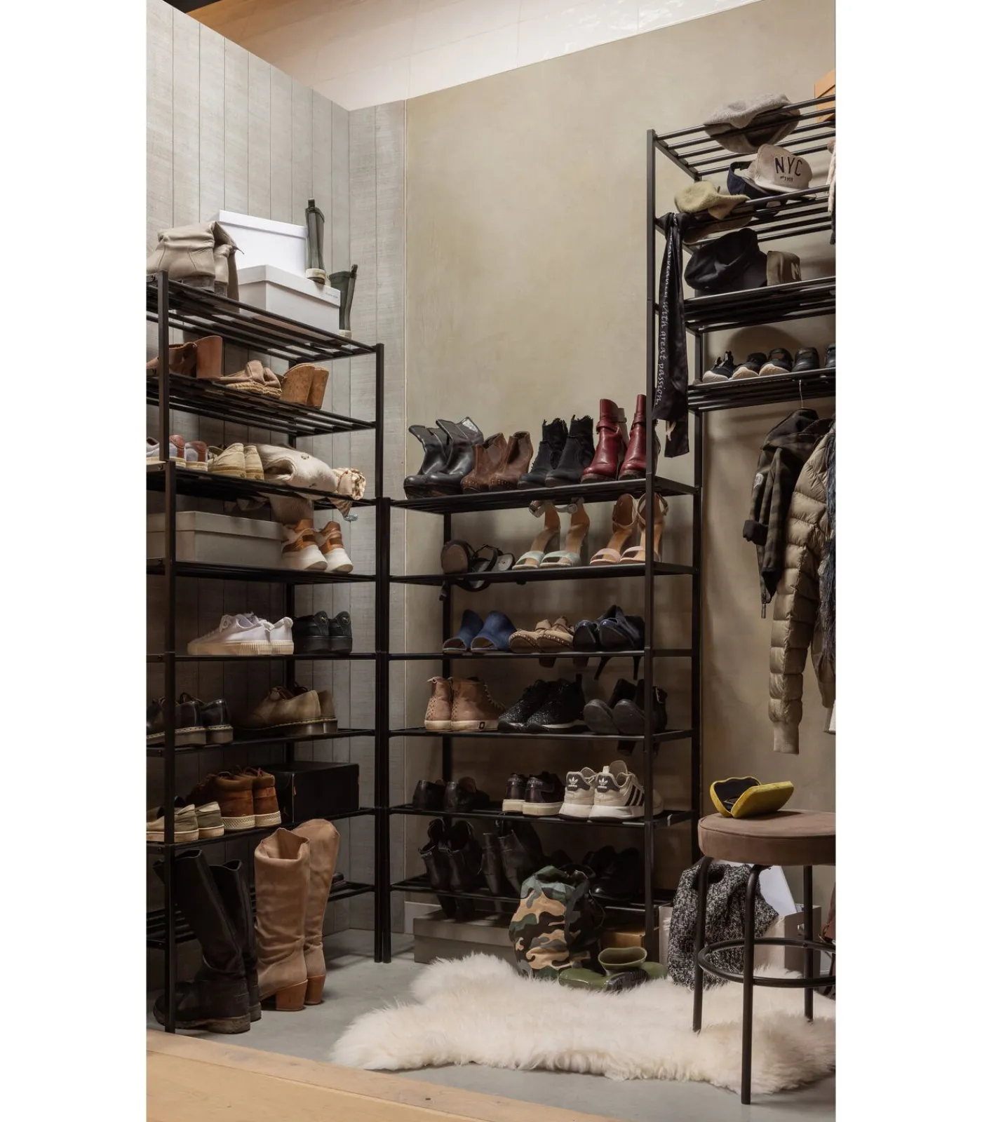 Best Ferro Schoenenrek - Metaal - Zwart - 80x85x35 Organiseren