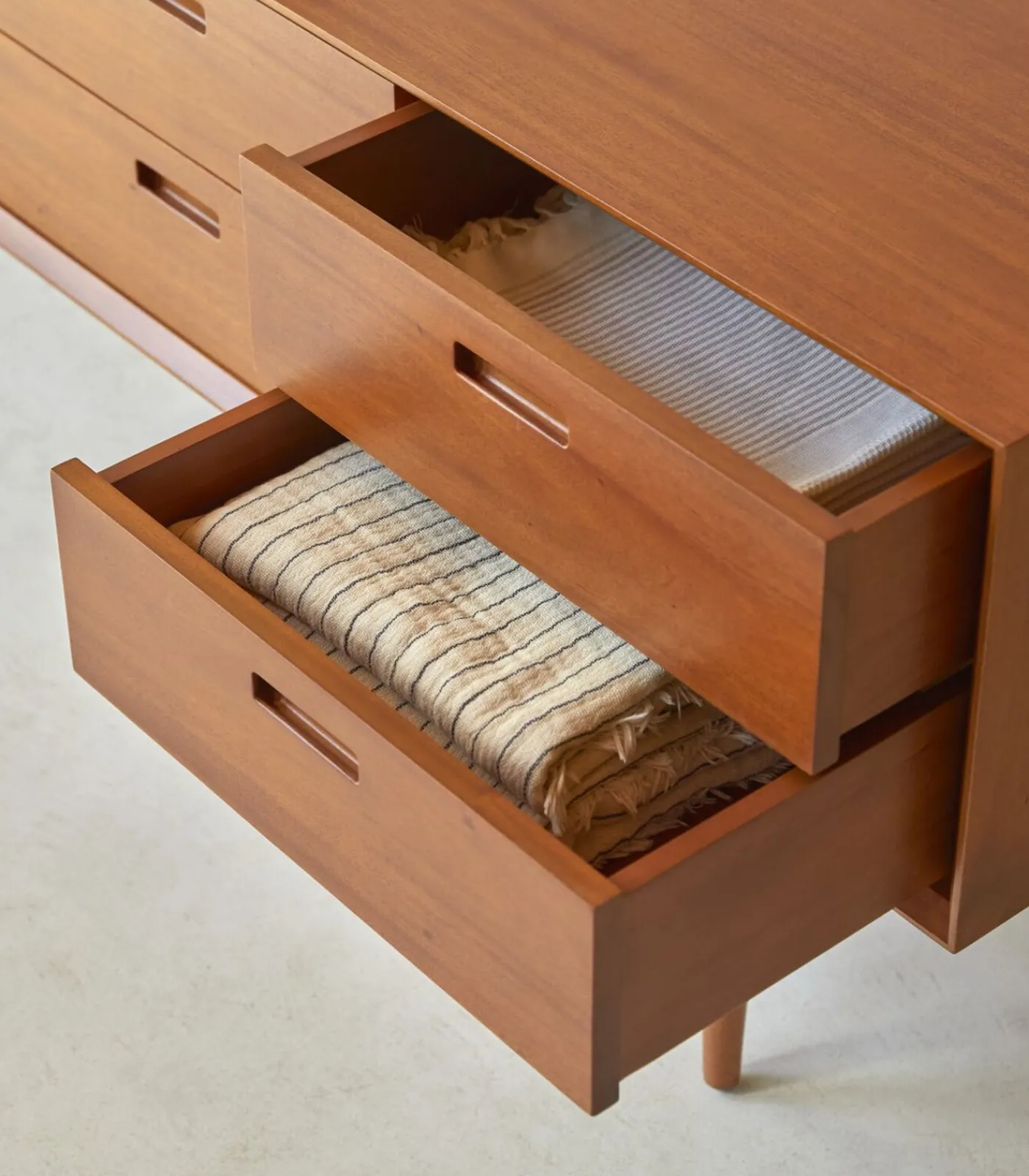 Best Magda 50's - Lage ladekast van massief mahoniehout Meubels