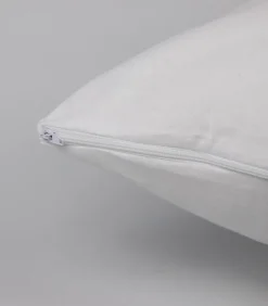 Hot Onder witte katoenen kussensloop 65x65 cm Kussenslopen