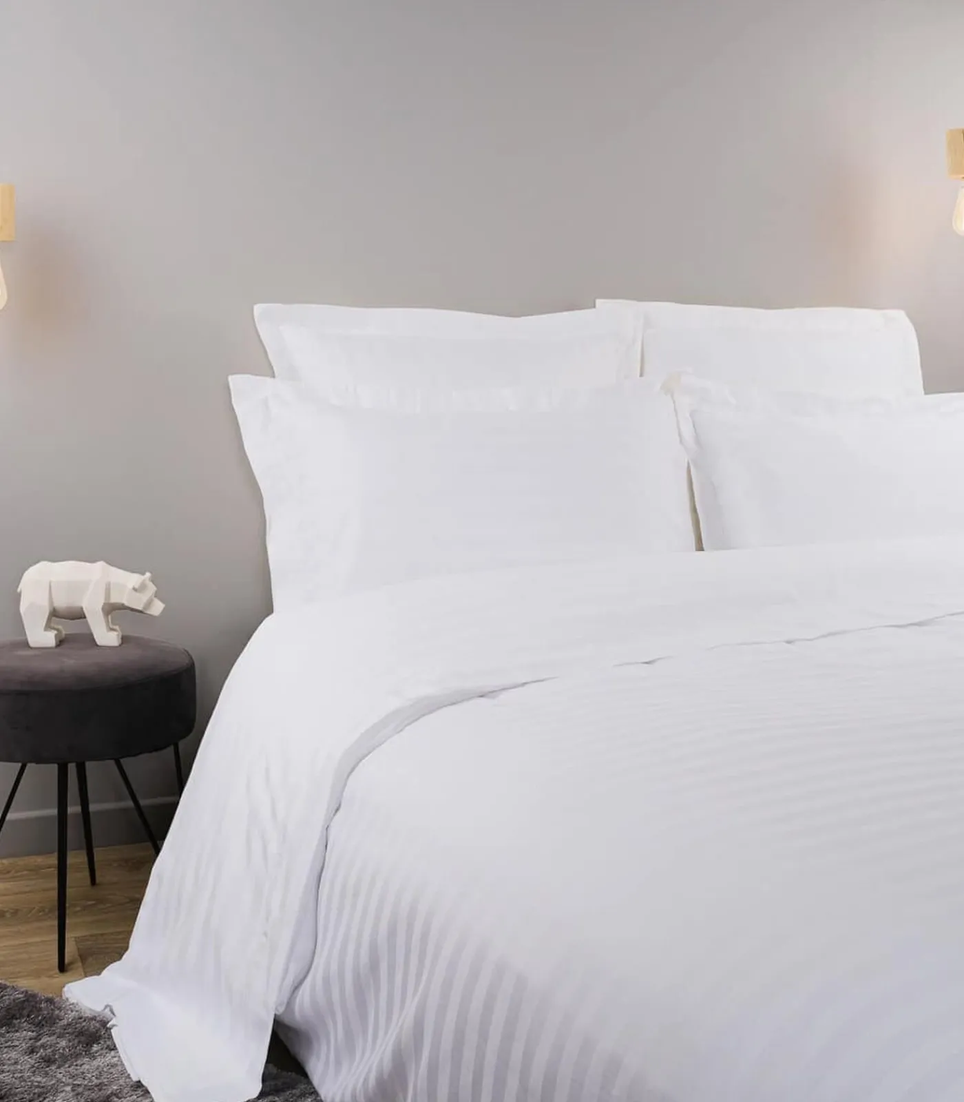 Outlet Set van 2 luxe gestreepte kussenslopen in Wit katoensatijn 65x65 cm Kussenslopen