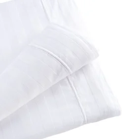 Outlet Set van 2 luxe gestreepte kussenslopen in Wit katoensatijn 65x65 cm Kussenslopen