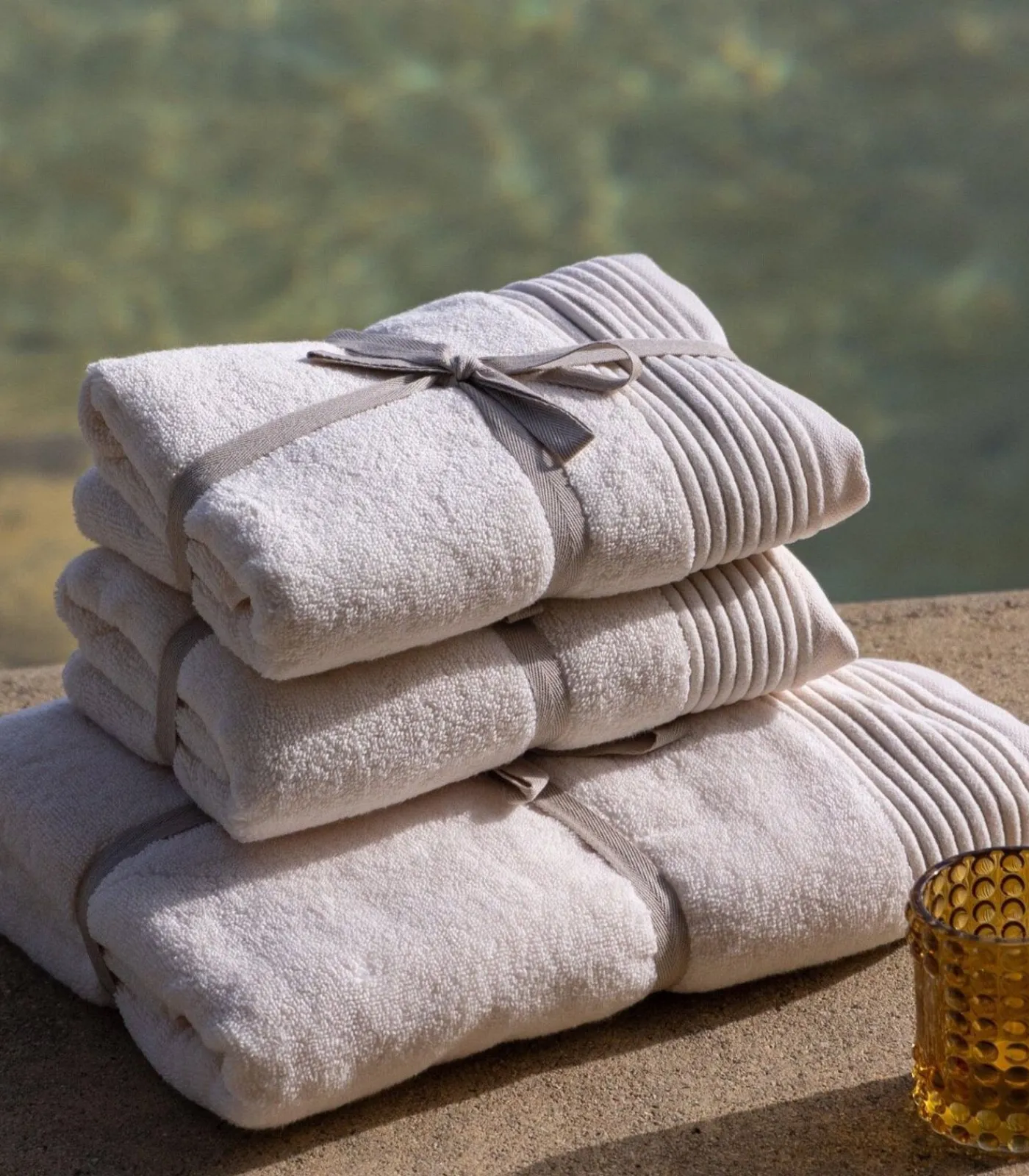 Set van 2 Premium Handdoeken SERENE BLISS. Biologisch Katoen Handdoeken