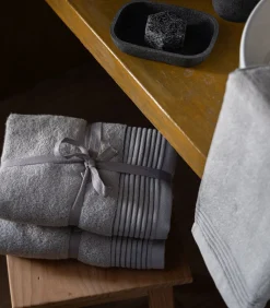 New Set van 2 Premium Handdoeken SILVER MIST. Biologisch Katoen Handdoeken