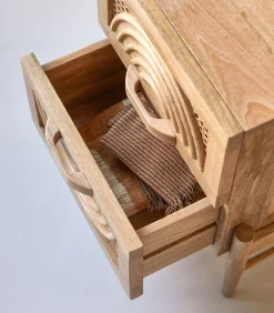 Online Sina - Nachtkastje van massief mangohout en rotan Bedden