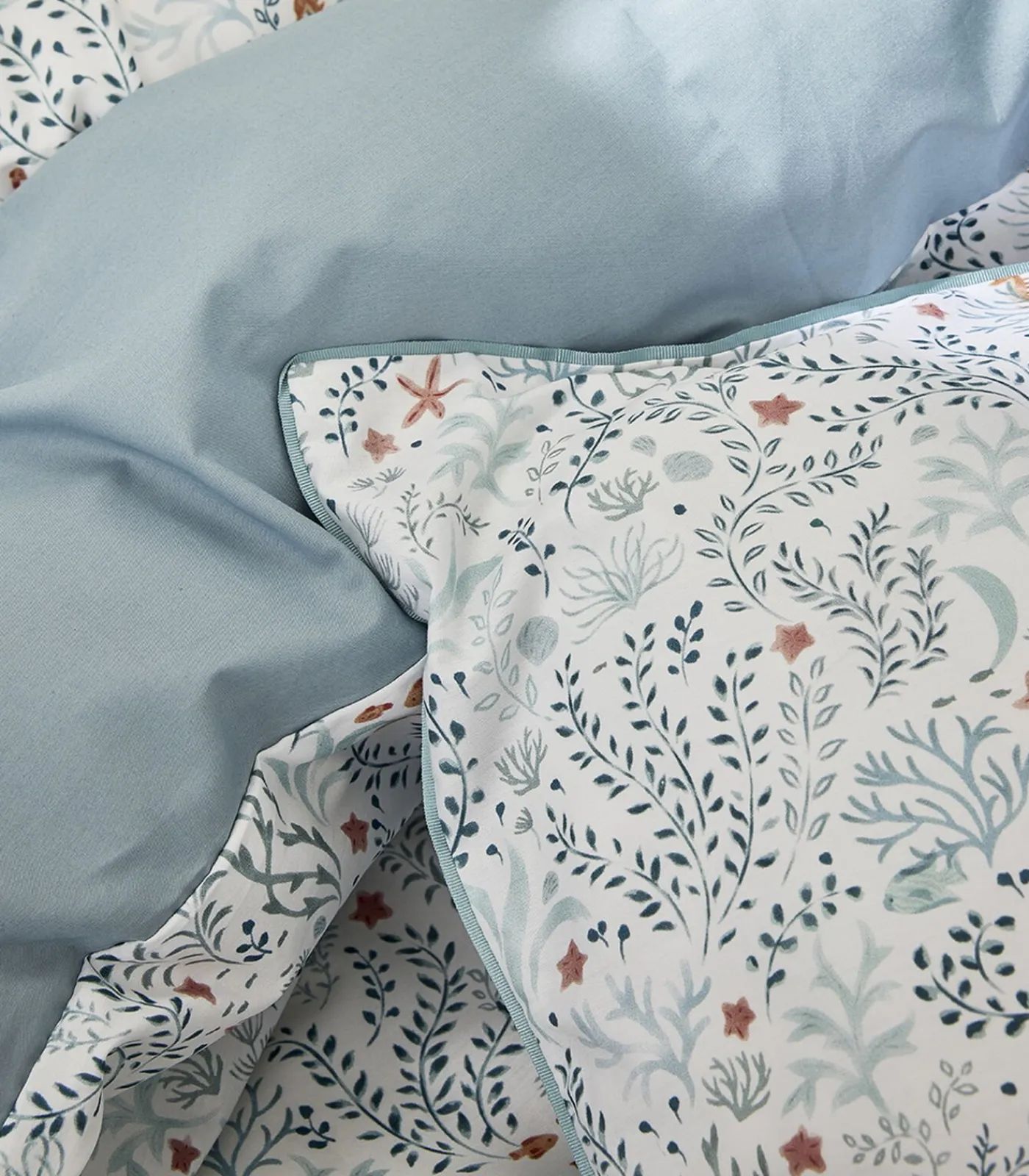 Best Sous l'océan - Bedlinnenset Dekbedovertrek + effen katoenen vierkante kussenslopen 140x200 Dekbedovertrekken