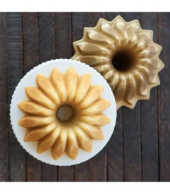 Clearance Tulband Bakvorm Lotus Bundt Goud ø 21 / 1.2 liter Bakken