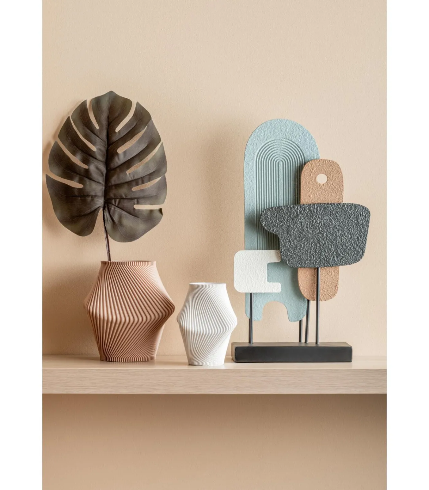 Outlet Vaas Twisted Rib - Zachtbruin - Ø18cm Vazen