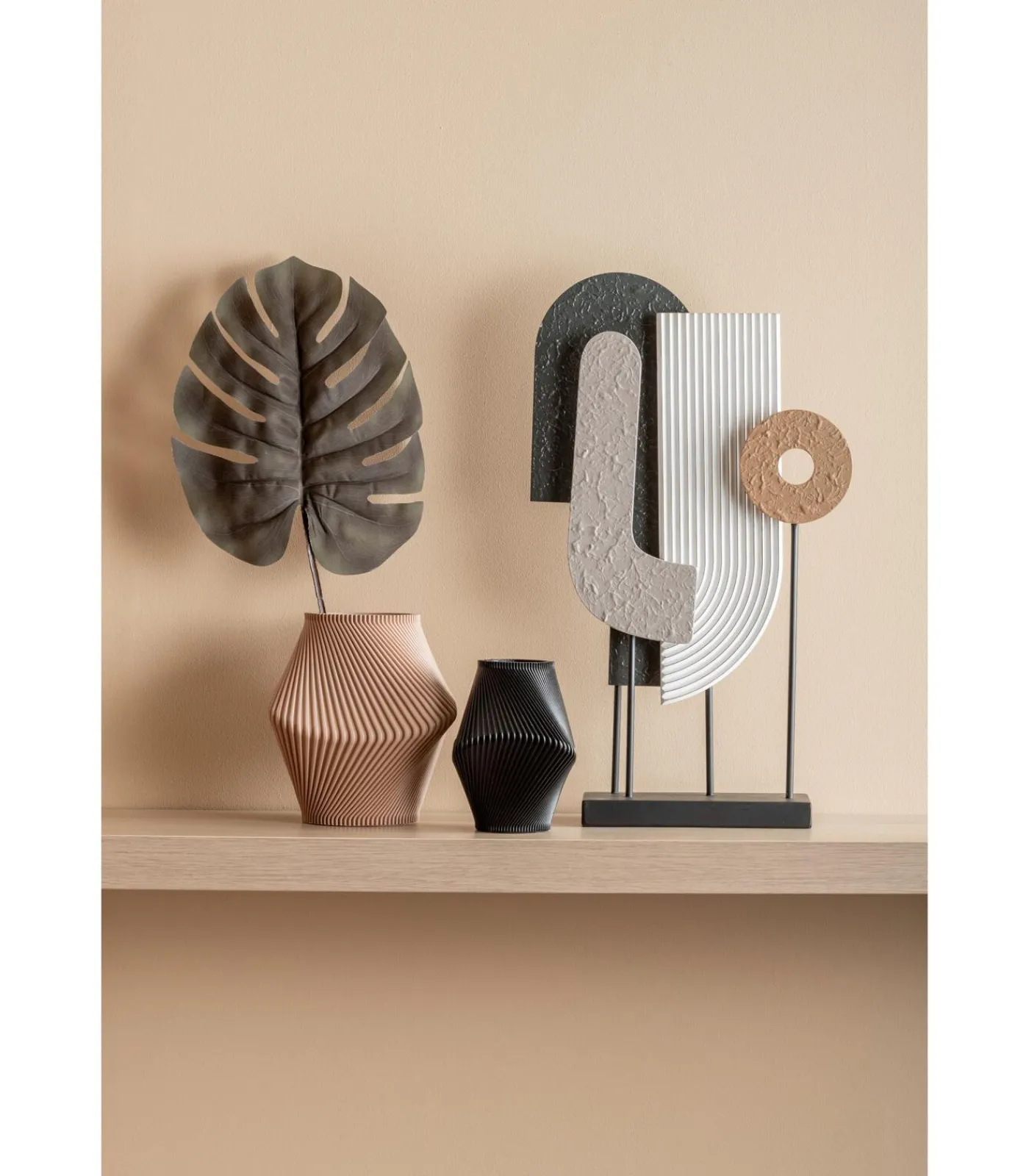 Outlet Vaas Twisted Rib - Zachtbruin - Ø18cm Vazen