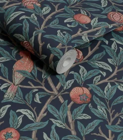 Best Vliesbehang Bird & Pomegranate Navy Blue Wanddecoratie