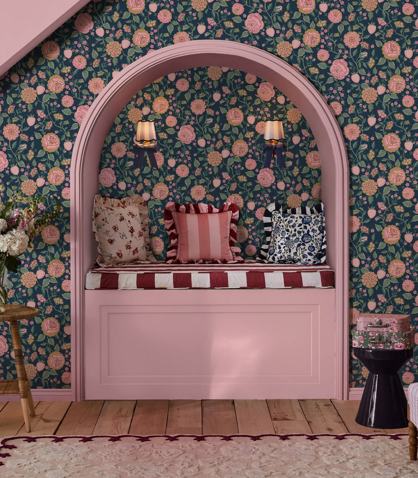 Sale Vliesbehang Strawberry Garden Navy Wanddecoratie