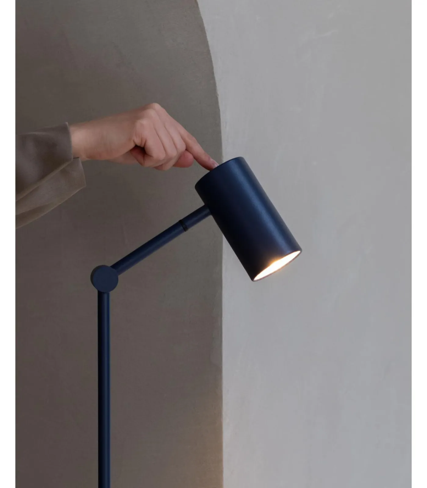 Outlet Vloerlamp Montreux - Blauw - 22x22x134cm Vloerlampen