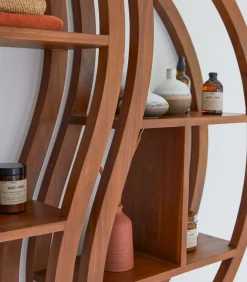 Online Ying Yang - Wandplank van massief teakhout Meubels